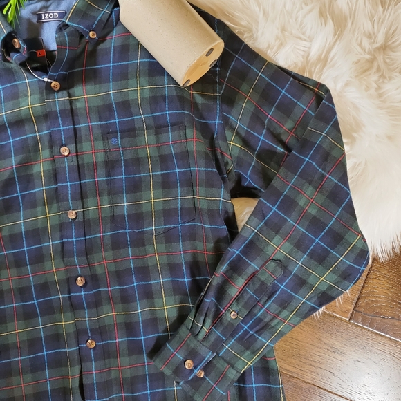 NEW IZOD Plaid Button Down Shirt | small - Picture 3 of 7